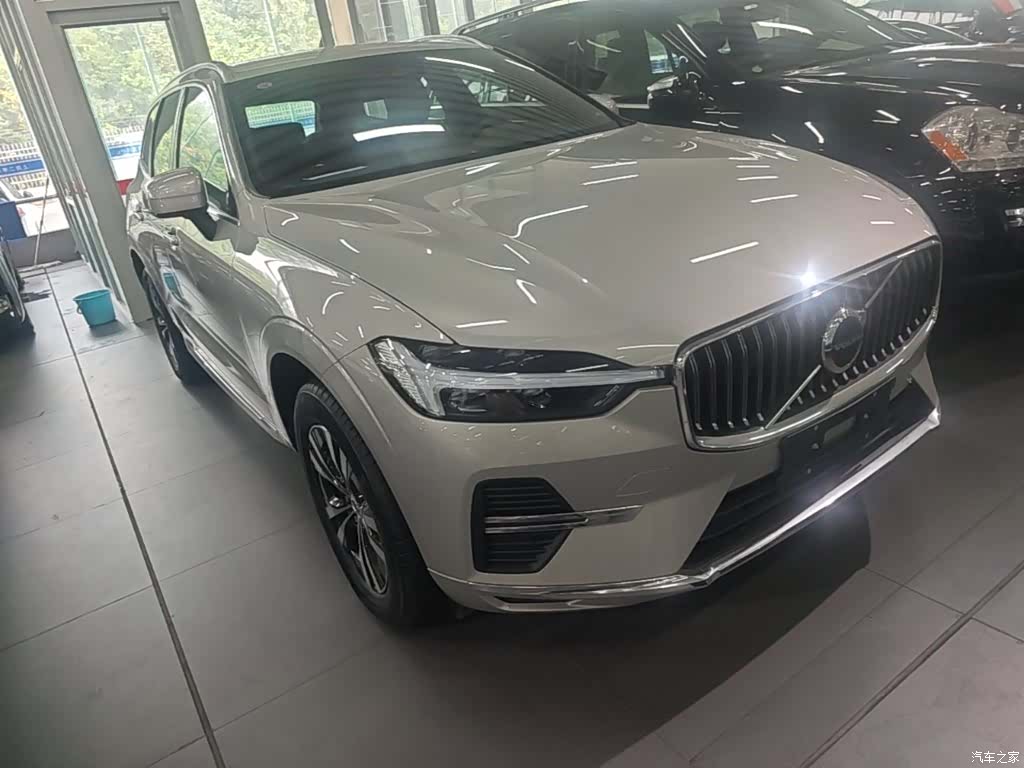 Volvo XC60, 2024 4