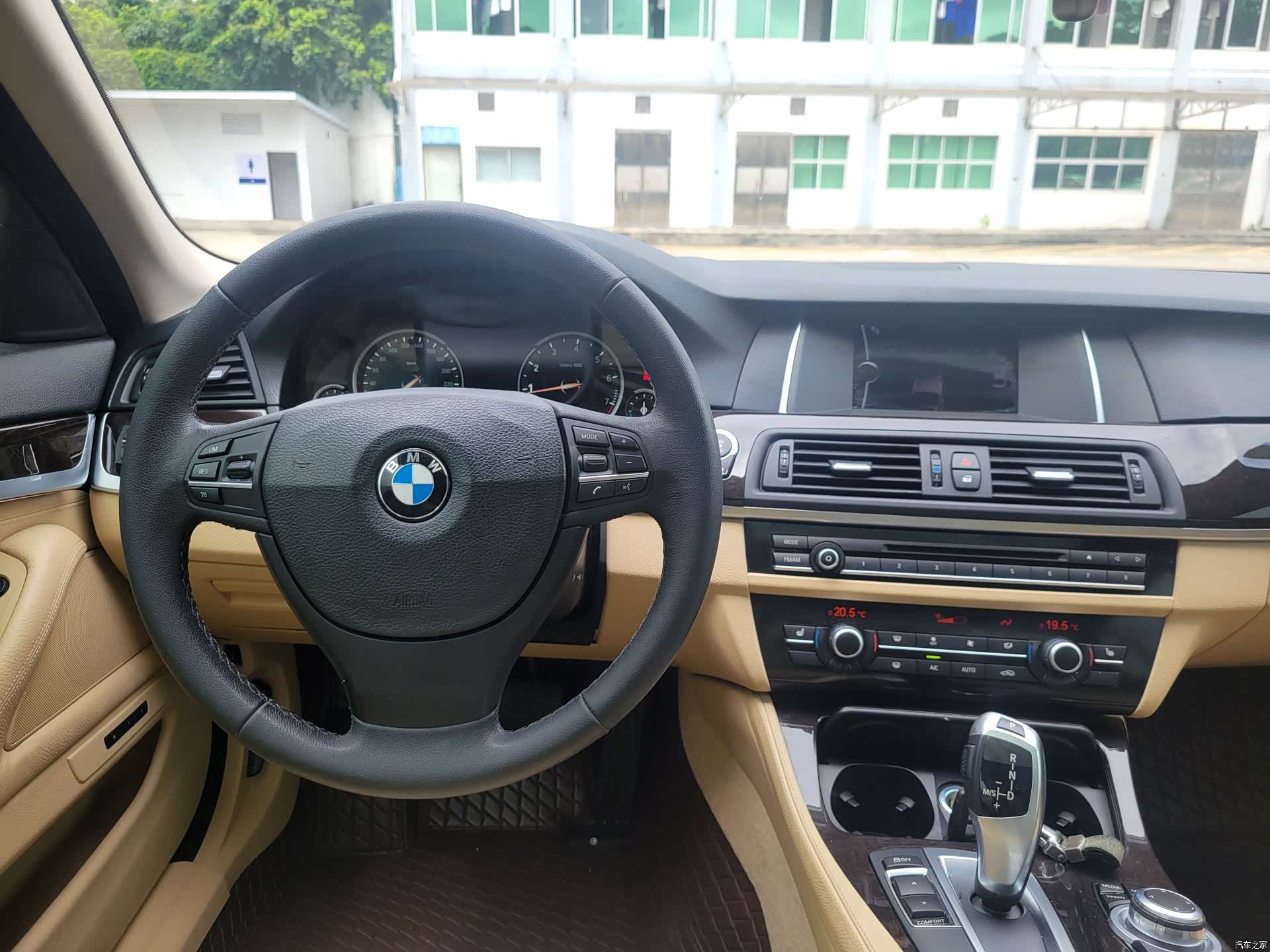 BMW 5 Series, 2014 23