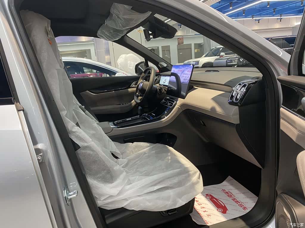 Geely Boyue, 2025 16