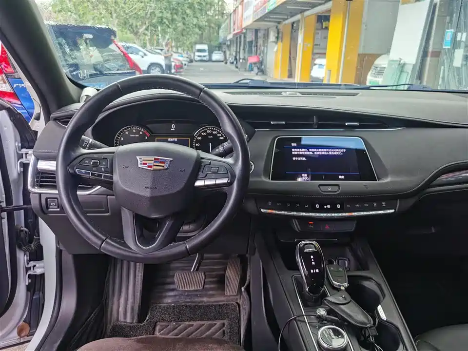 Cadillac XT4