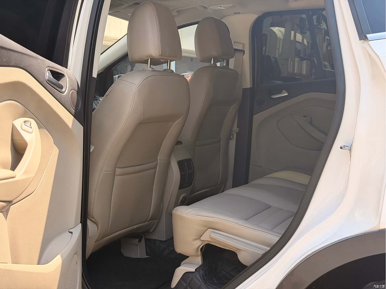 Ford Kuga, 2014 6