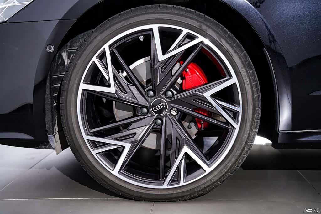 Audi A7L, 2025 12