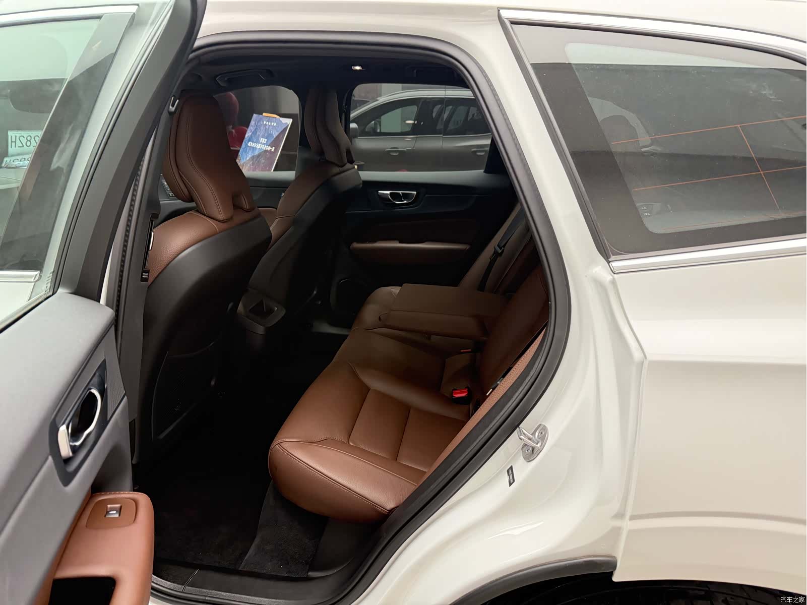 Volvo XC60, 2025 10
