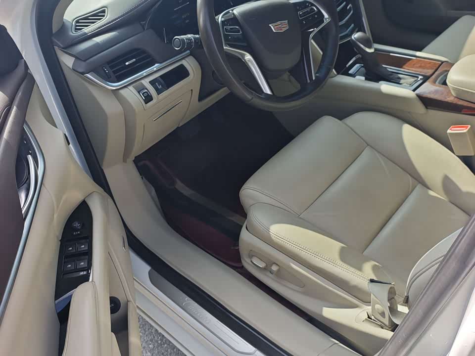Cadillac XTS