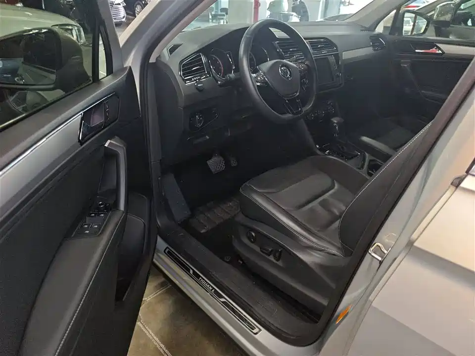 Volkswagen Tiguan L