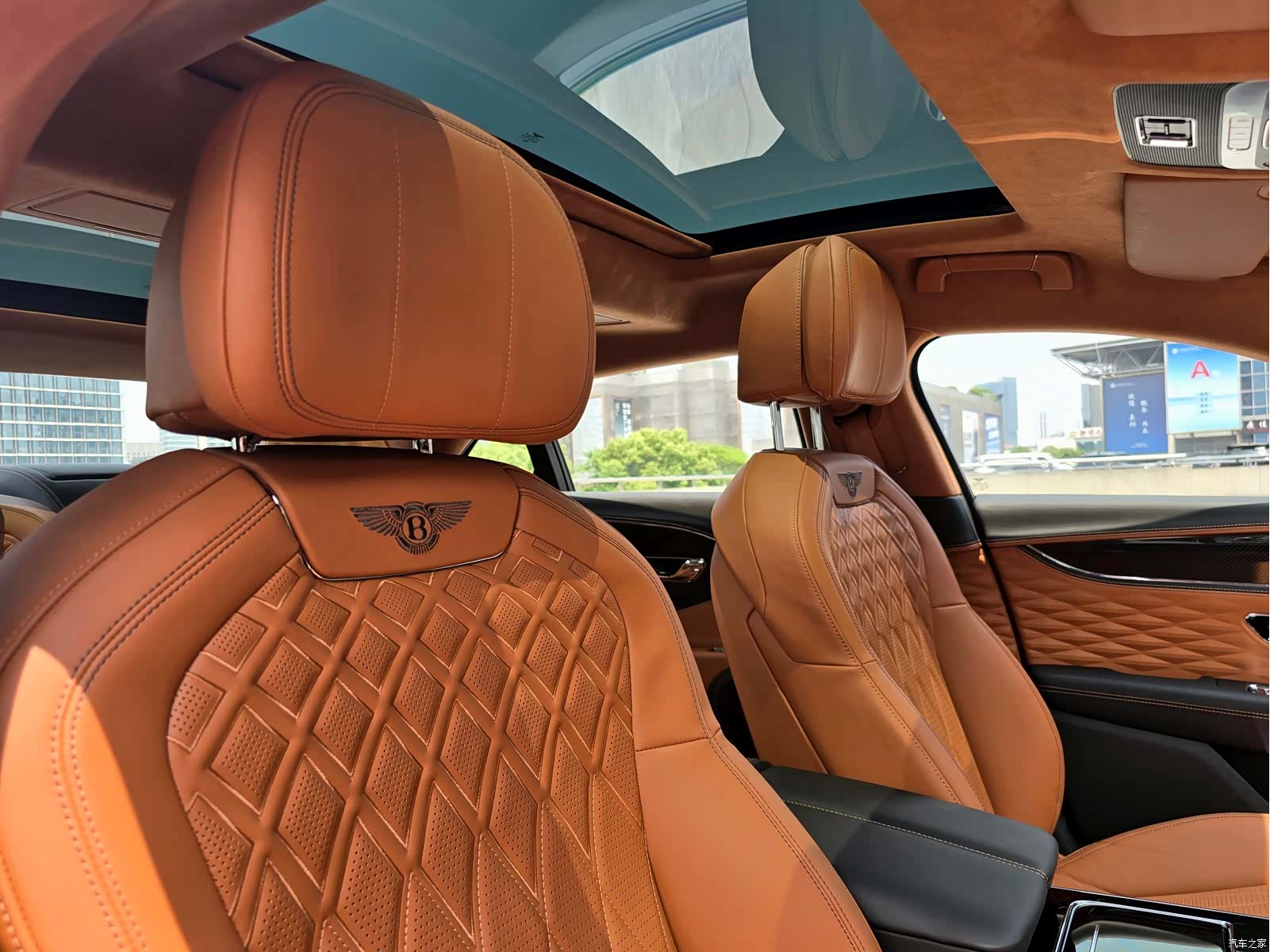 Bentley Flying Spur, 2024 16