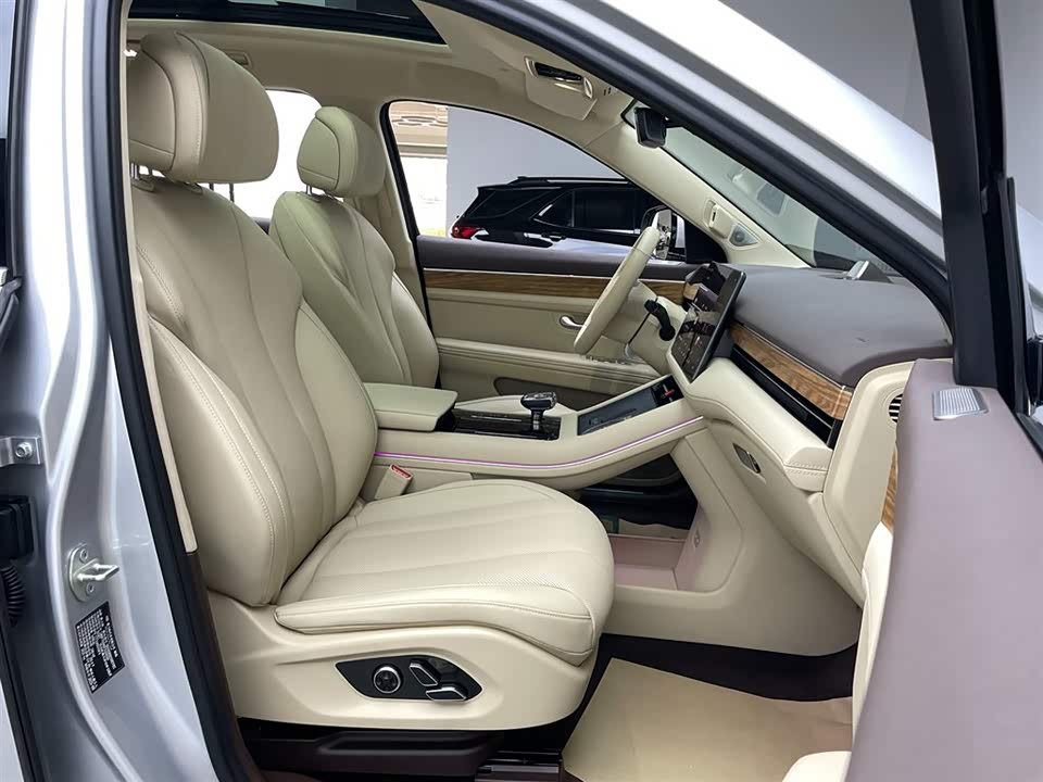 AITO Ask the world M7