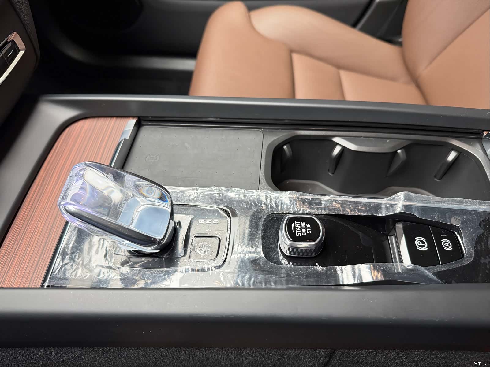 Volvo XC60, 2025 13