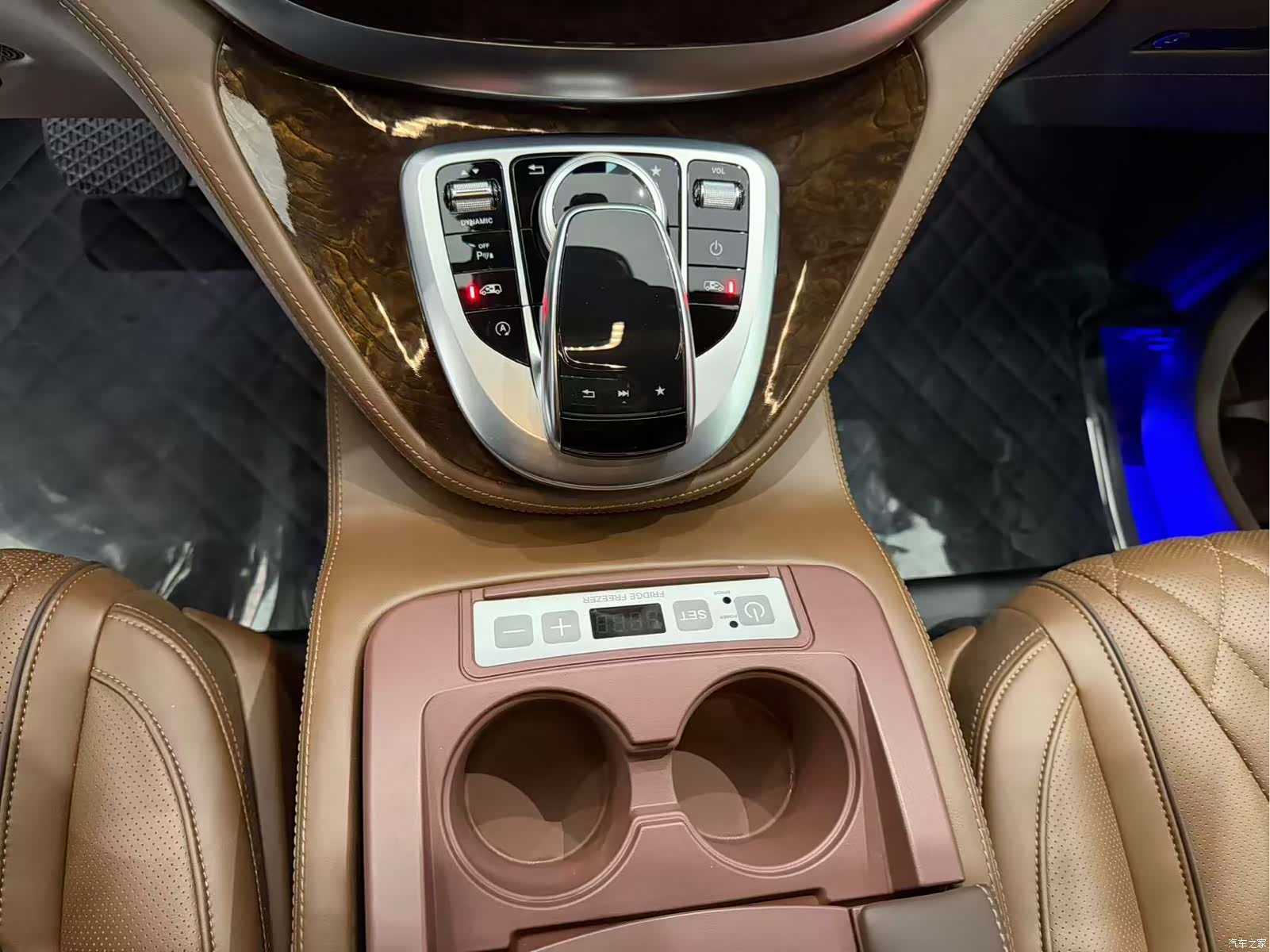 Mercedes-Benz V-Class, 2020 6