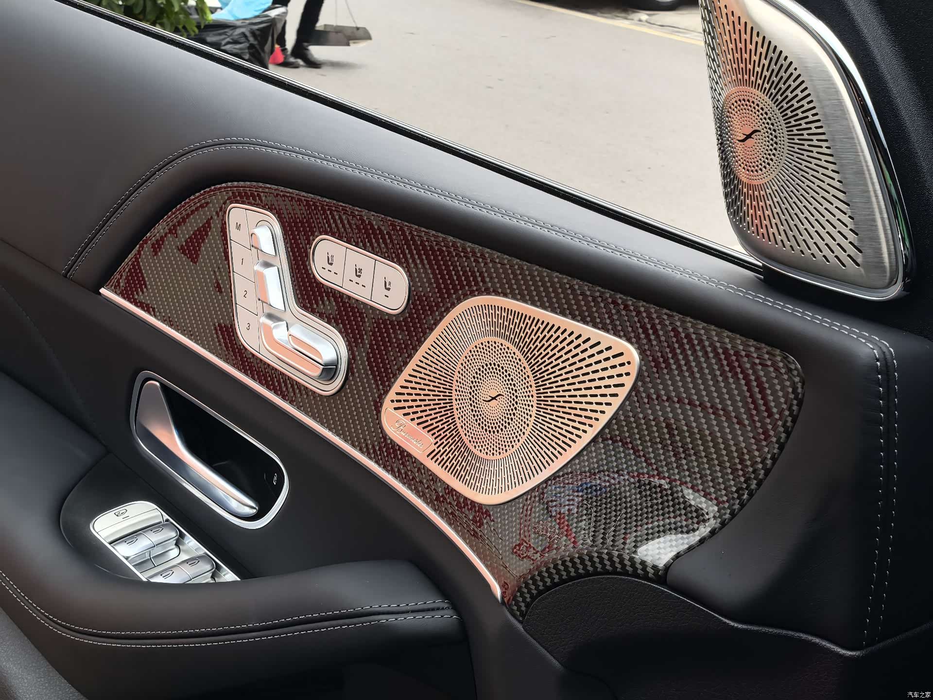 Mercedes-Benz GLS, 2025 12