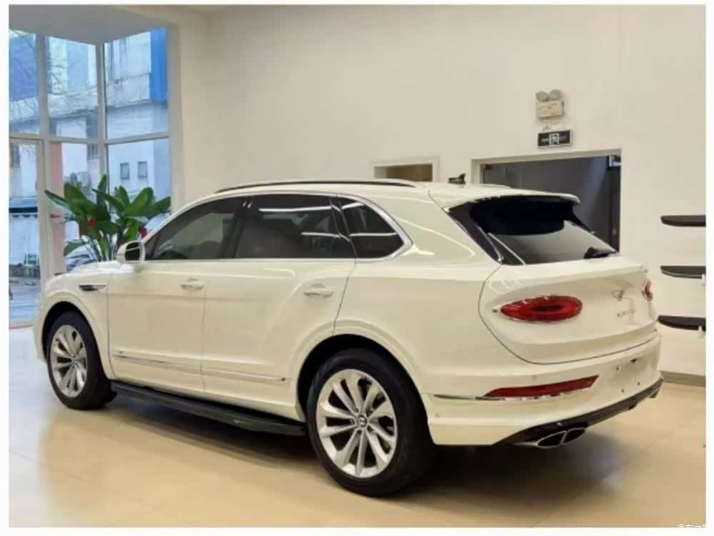 Bentley Bentayga, 2020 13