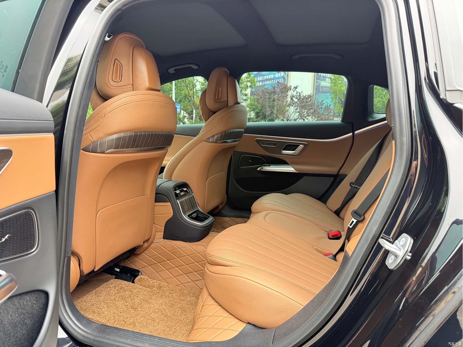 Mercedes-Benz E-Class, 2024 9
