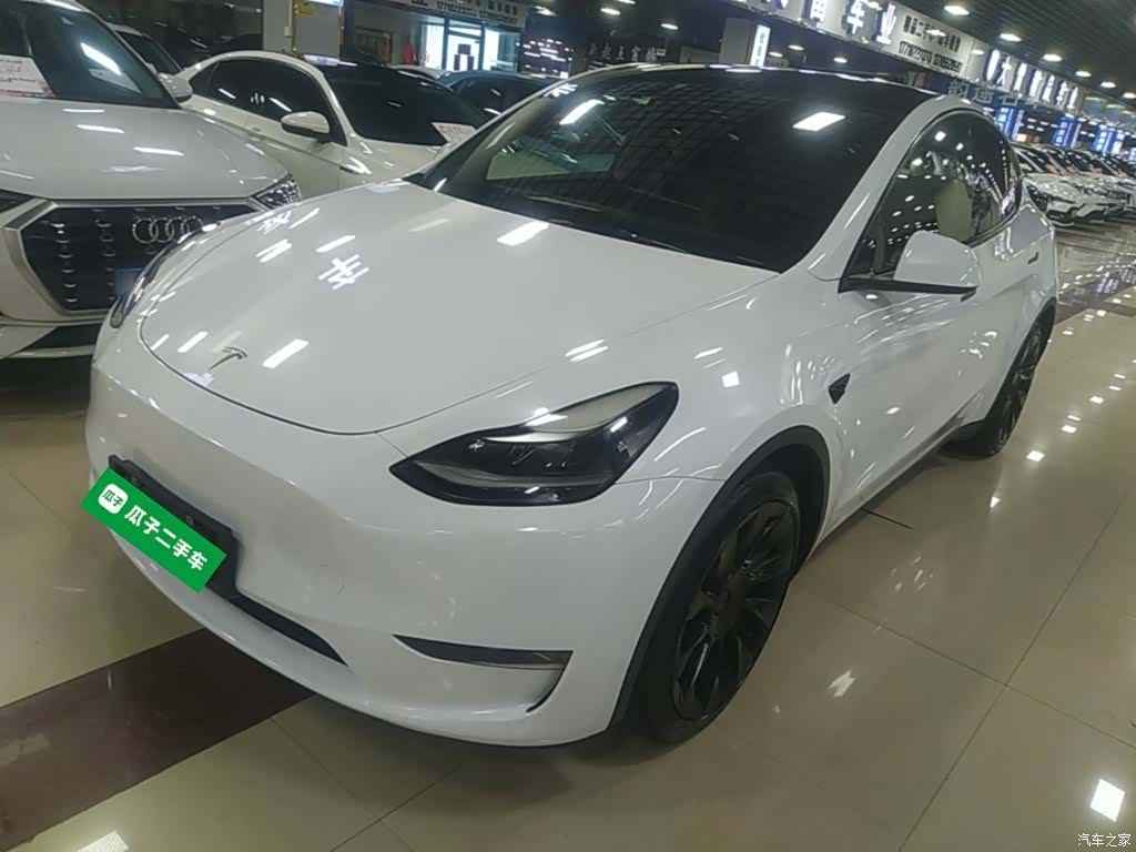 Tesla Model Y, 2021 1