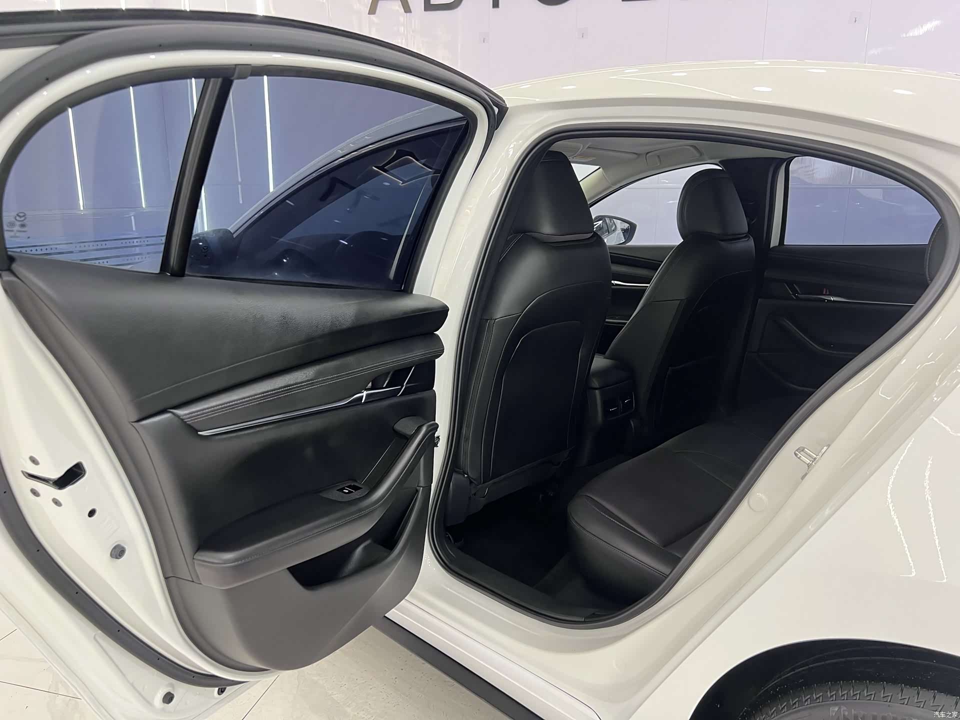 Mazda Mazda3, 2022 14