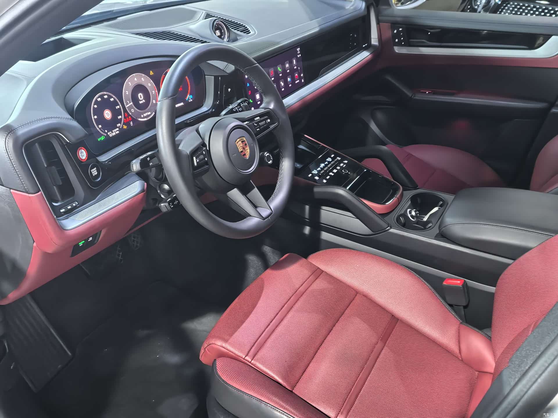 Porsche Cayenne, 2025 12
