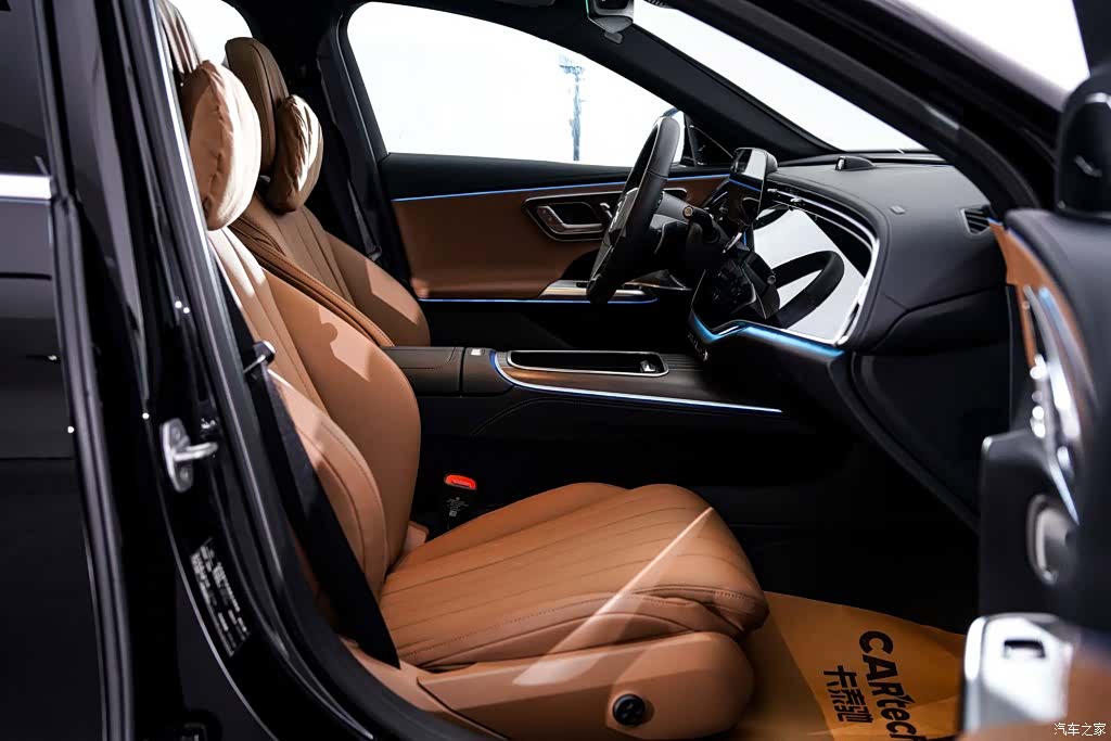 Mercedes-Benz E-Class, 2025 19
