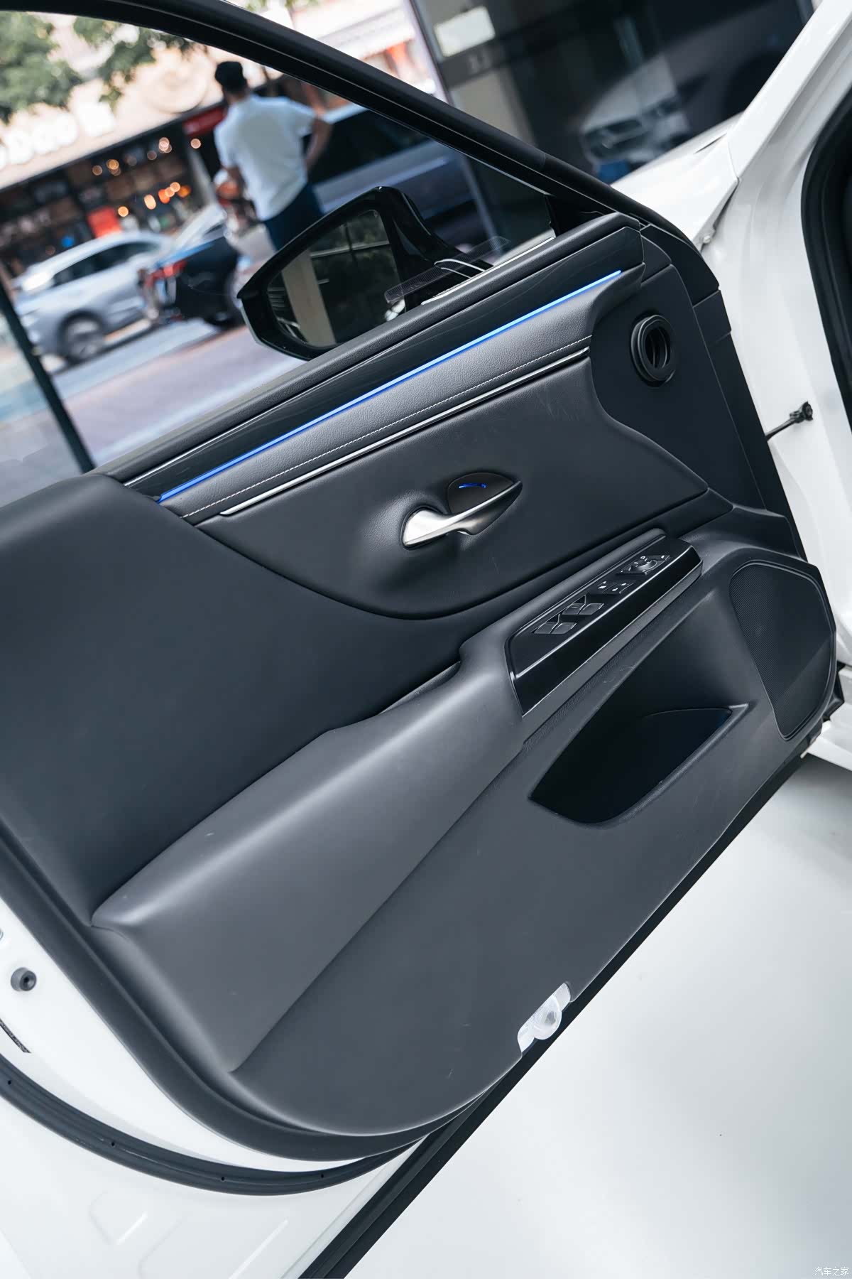 Lexus ES, 2020 15