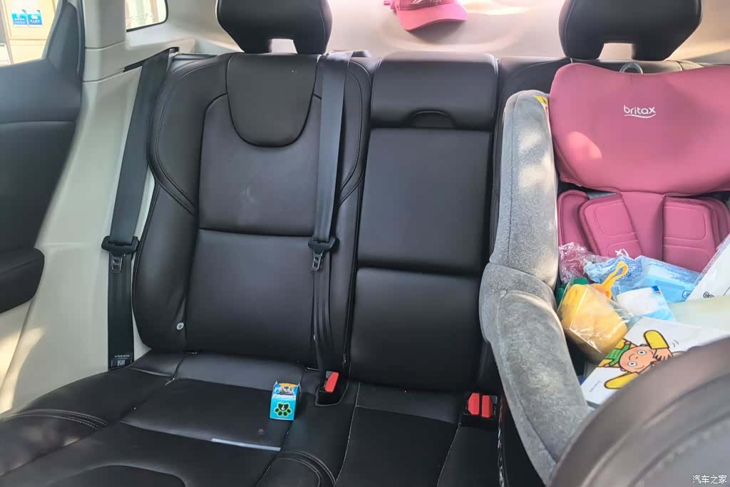 Volvo V40, 2015 11