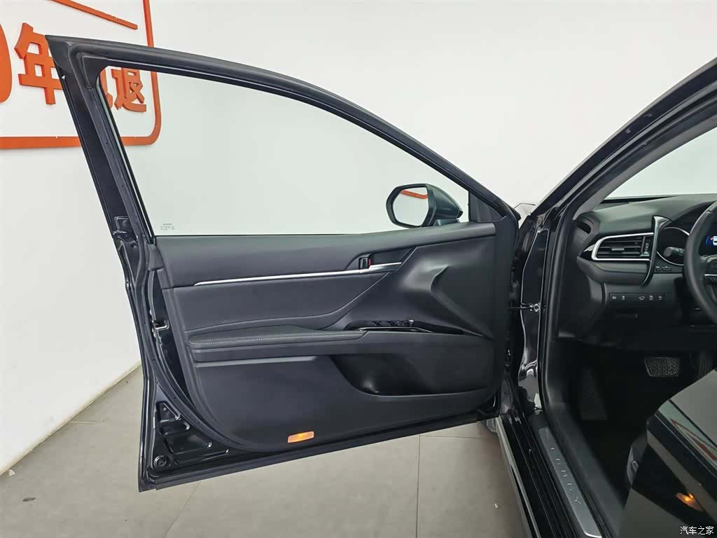 Toyota Camry, 2022 8