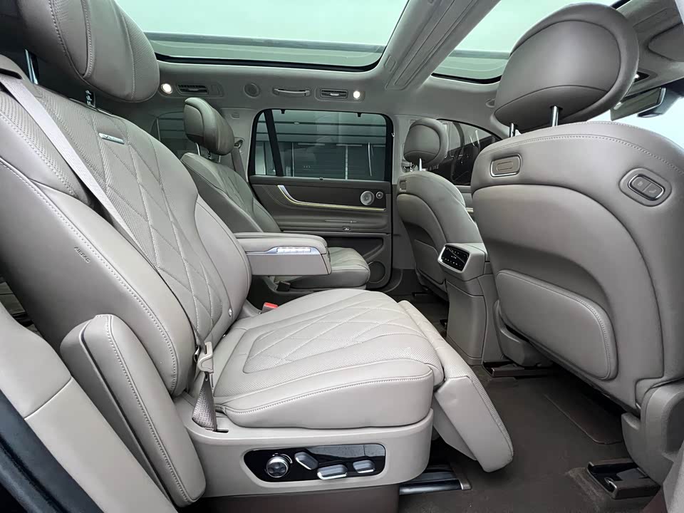 AITO Ask the world M9