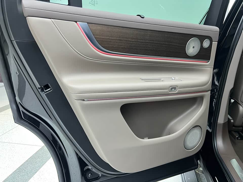 AITO Ask the world M9