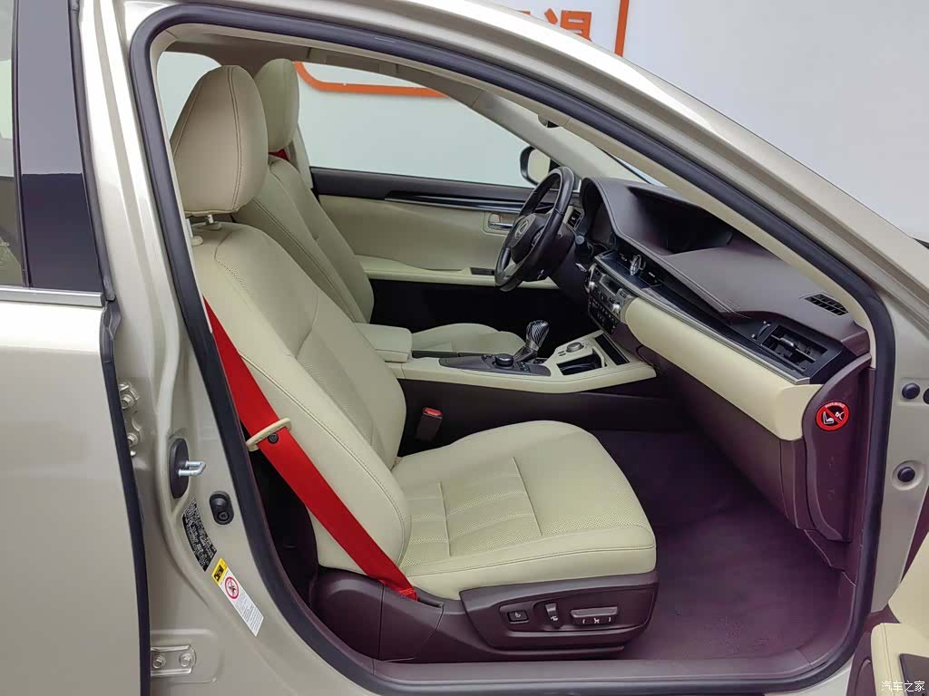 Lexus ES, 2016 23