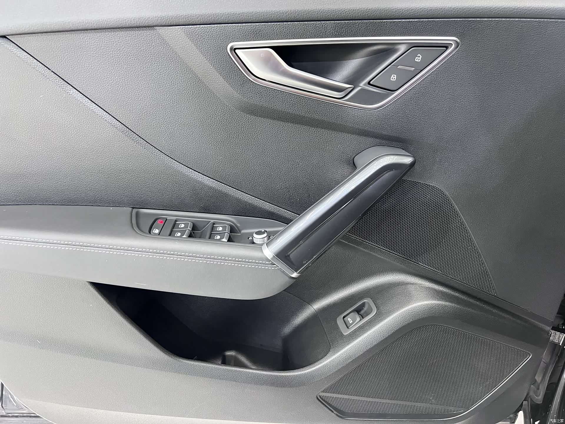 Audi Q2L, 2022 8