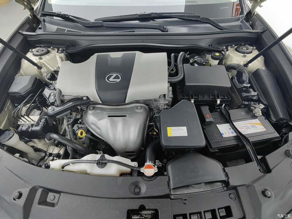 Lexus ES, 2016 6