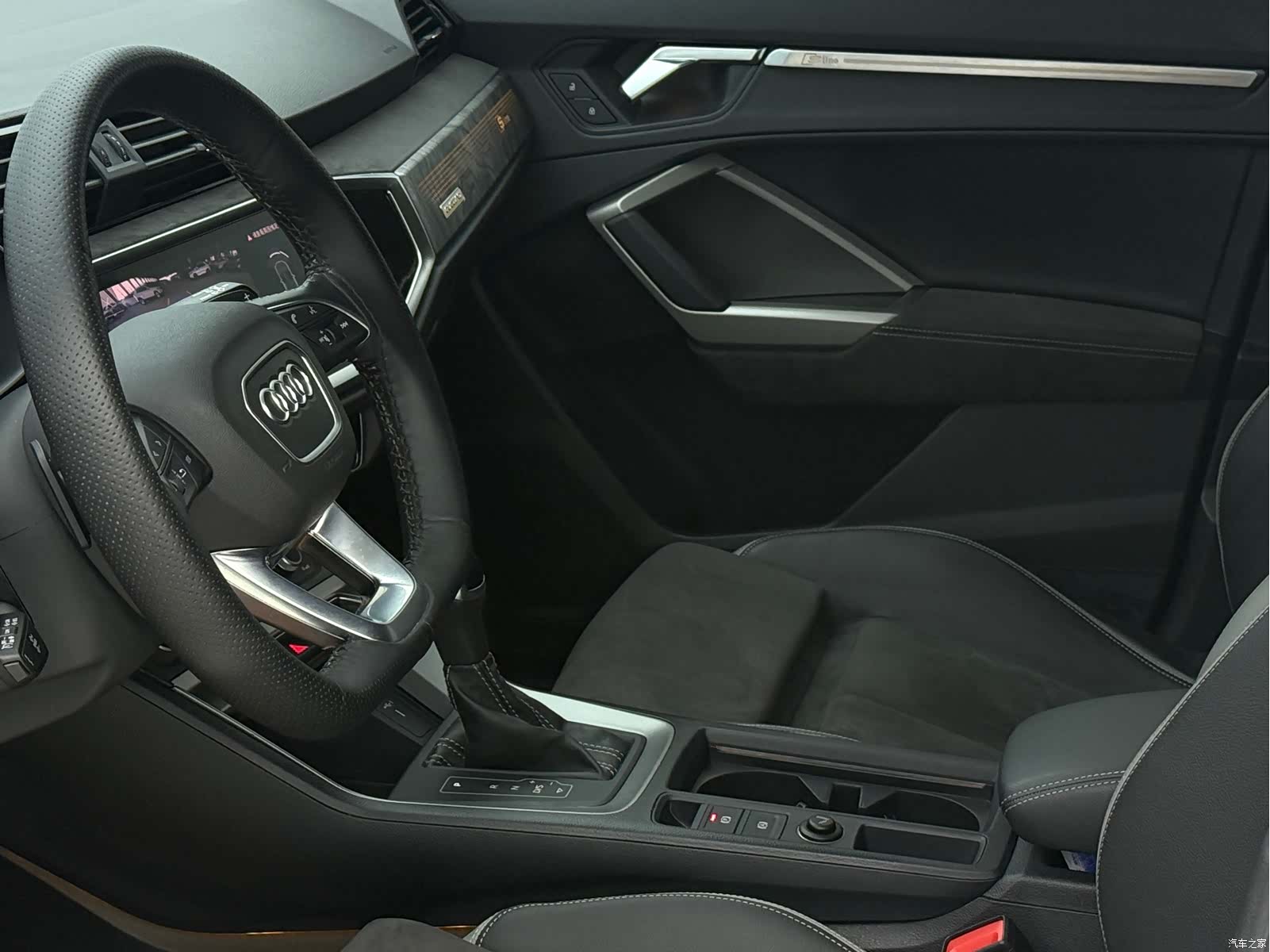 Audi Q3, 2021 11