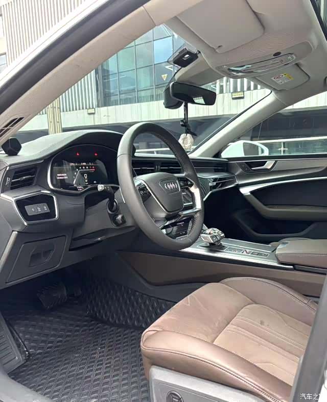 Audi A7L, 2023 4