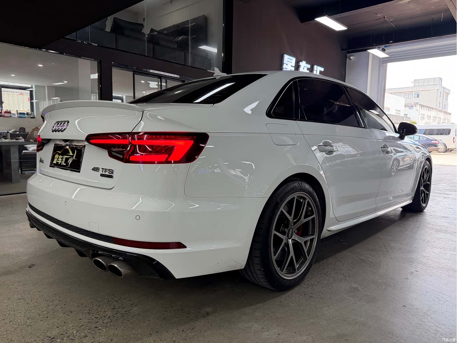 Audi A4L, 2018 13