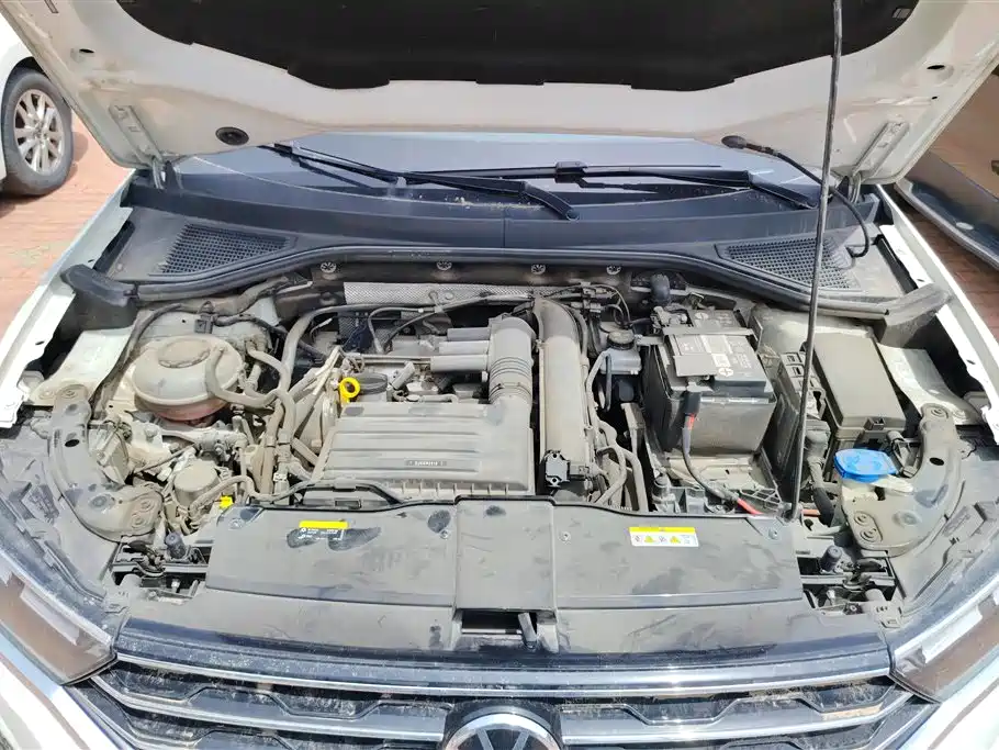 Volkswagen T-ROC exploring Songs