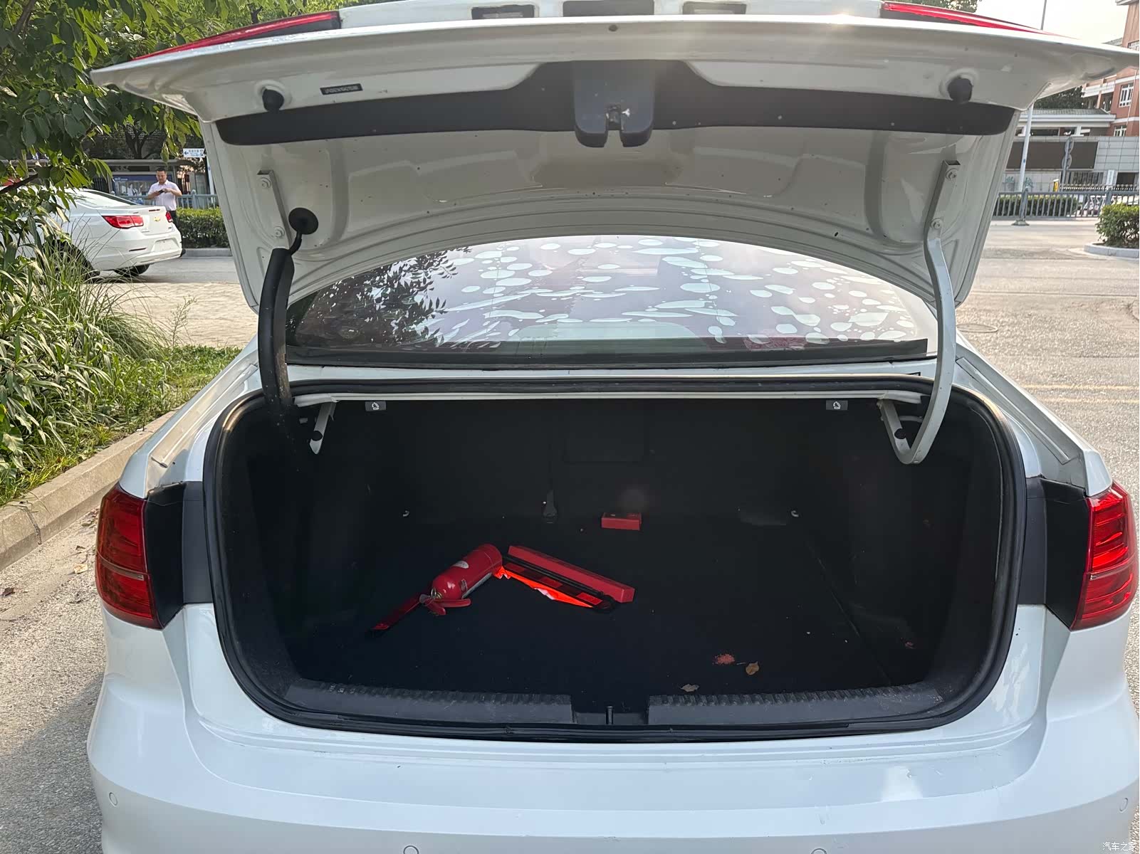 Volkswagen Sagitar, 2016 15