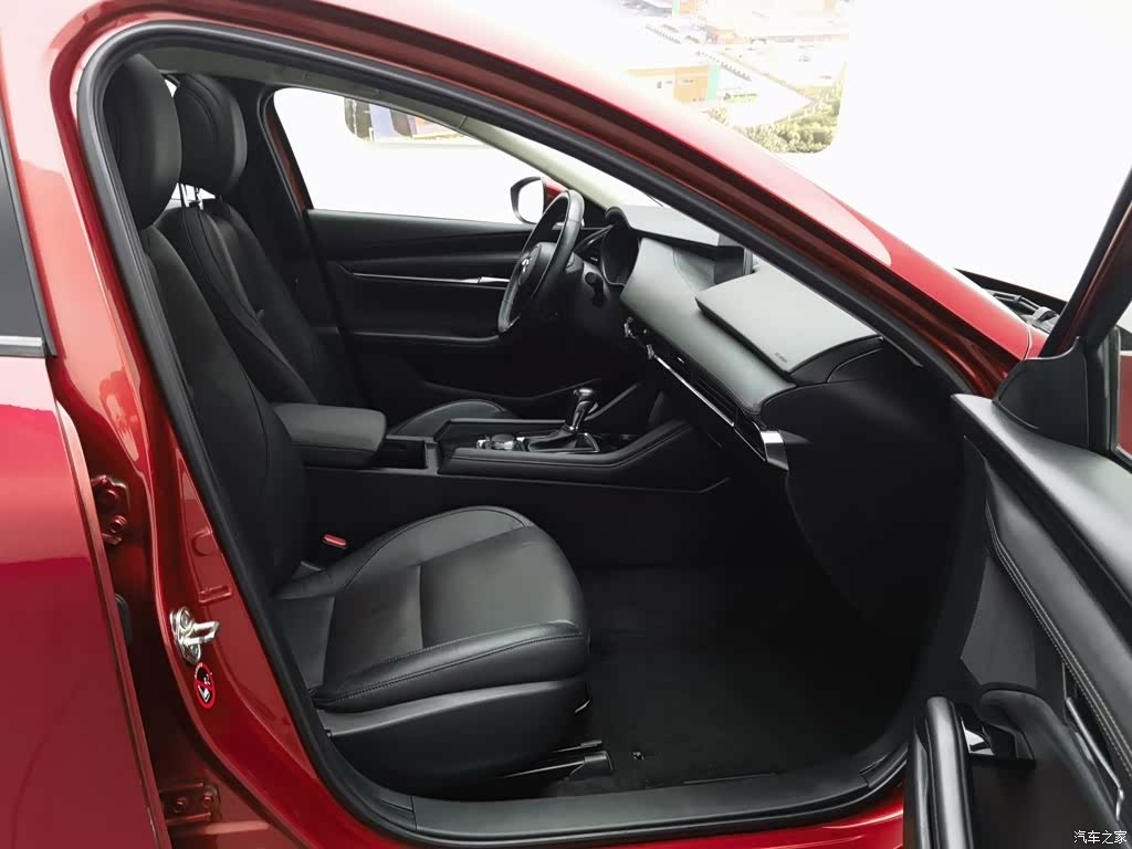 Mazda Mazda3, 2020 23