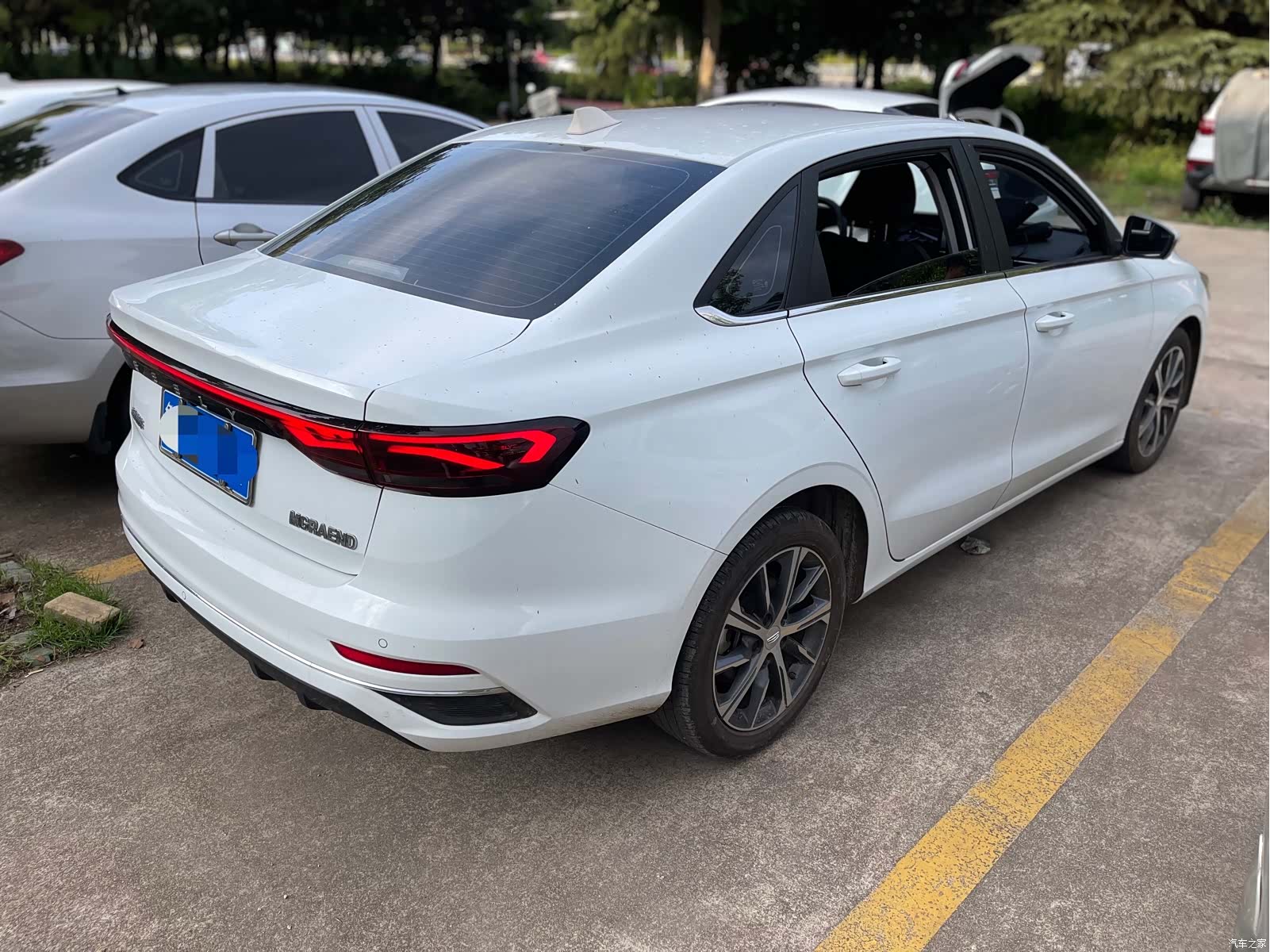 Geely Emgrand, 2023 13