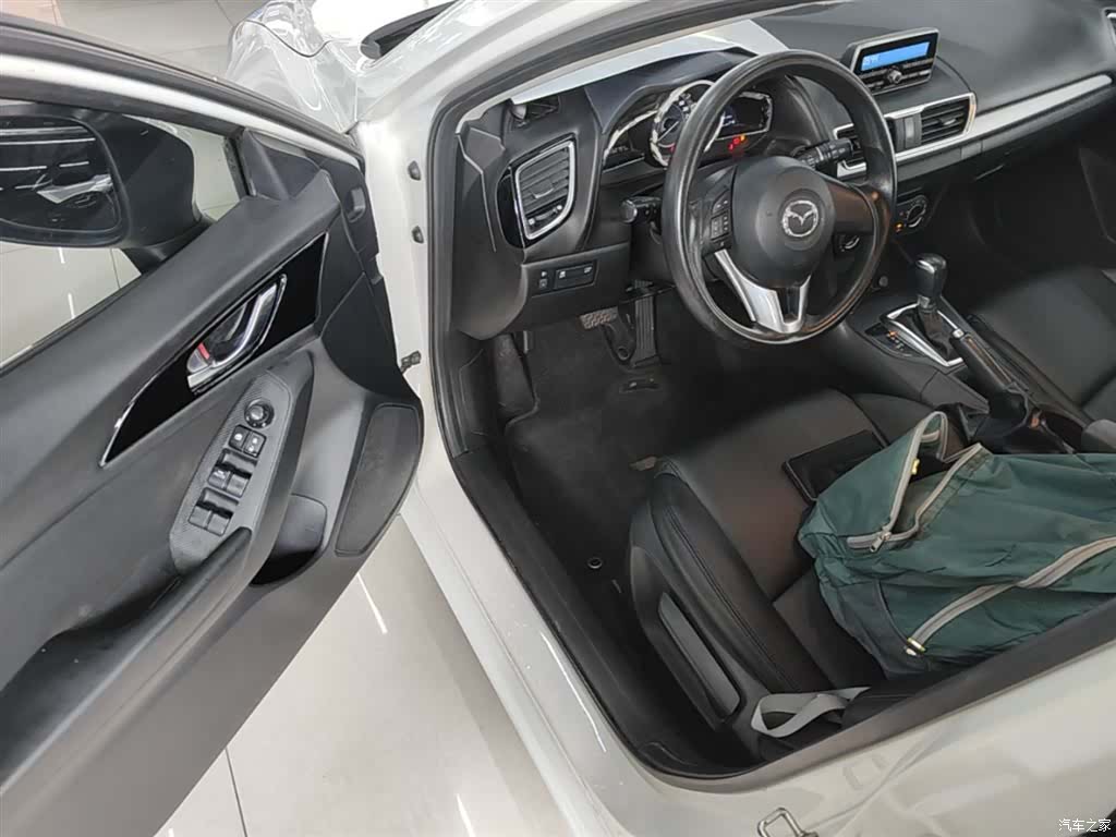 Mazda Mazda3, 2016 16