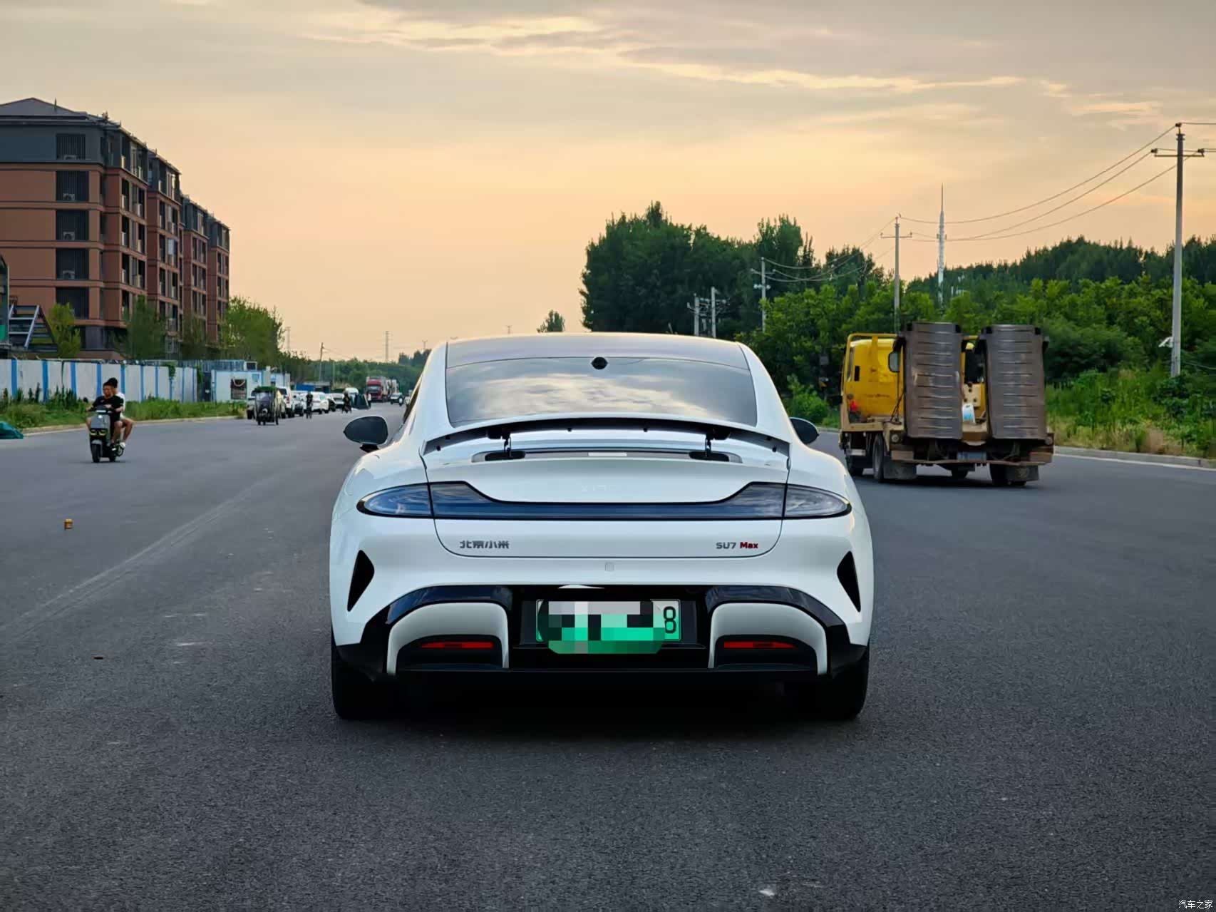 Xiaomi SU7, 2024 10