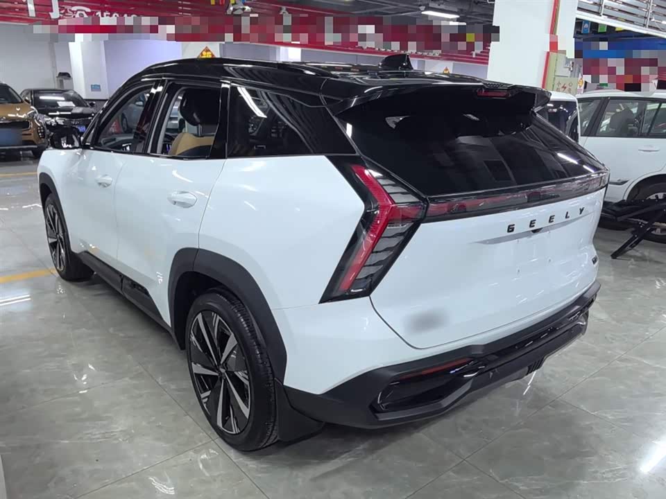 Geely Atlas L