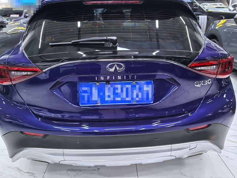 Infiniti QX30