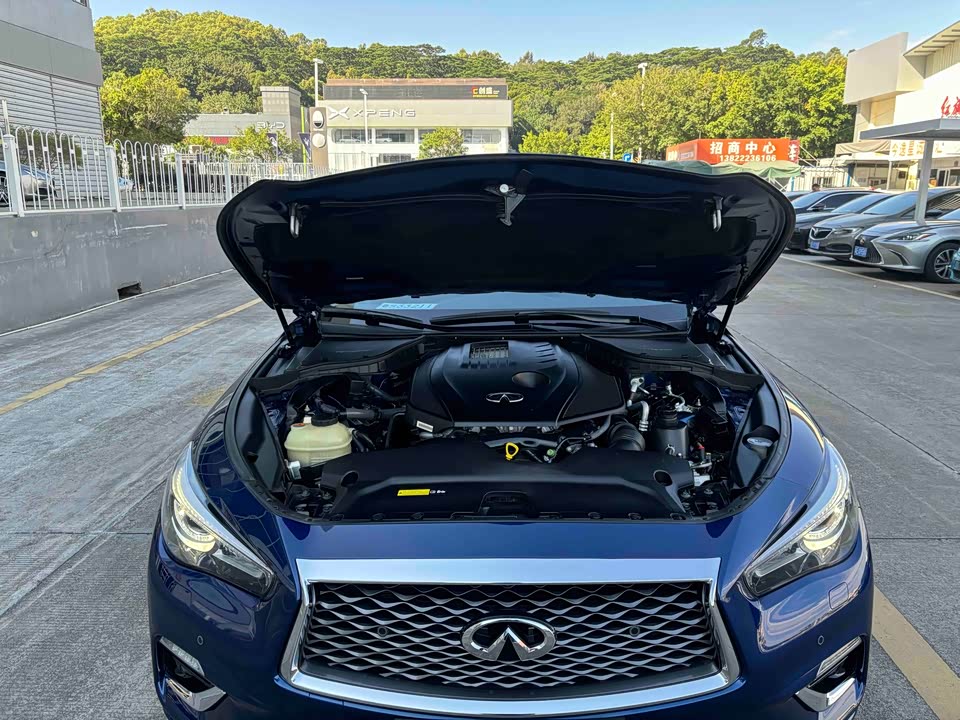 Infiniti Q50L