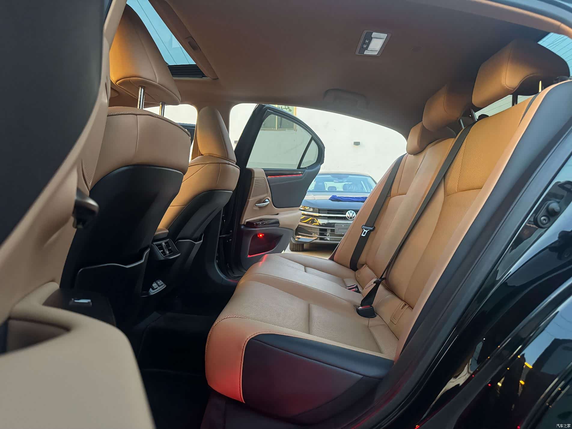 Lexus ES, 2023 14
