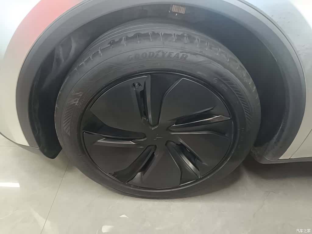 Tesla Model Y, 2025 23