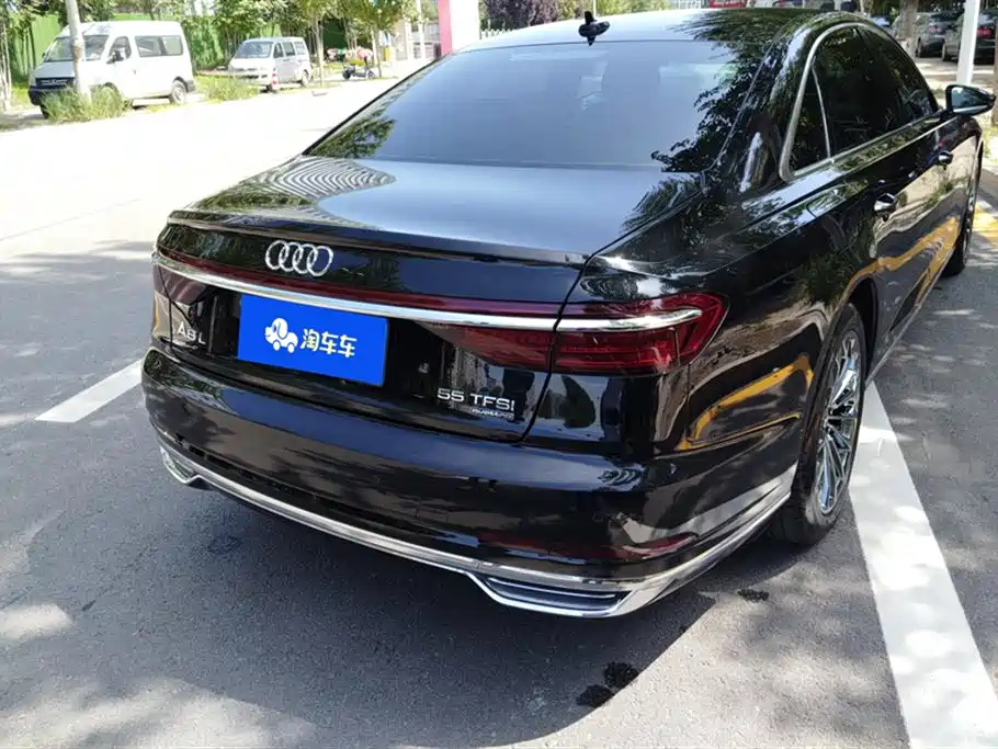 Audi A8