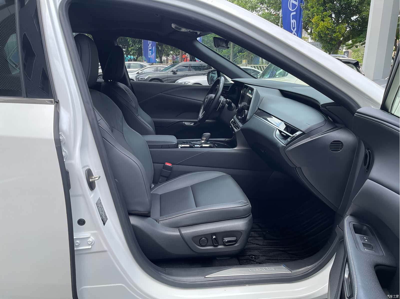 Lexus RX, 2024 11