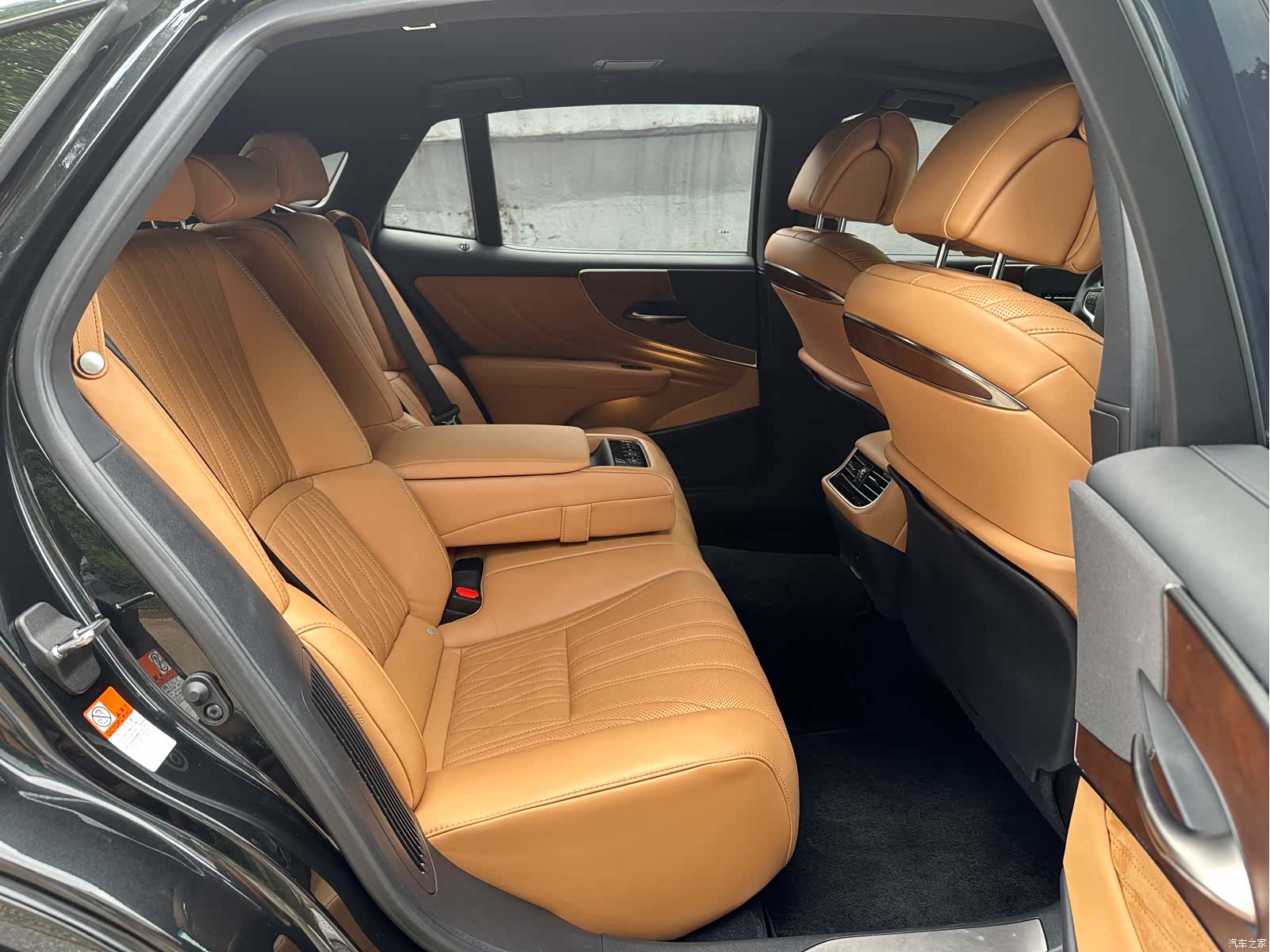 Lexus LS, 2022 14