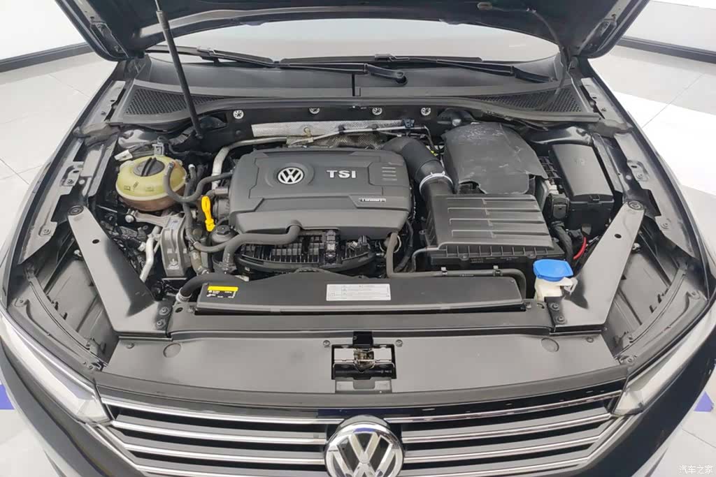 Volkswagen Magotan, 2018 10