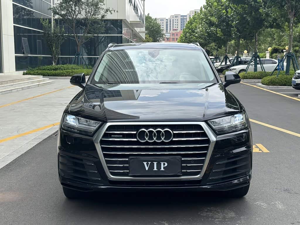 Audi Q7 2018 40 TFSI Comfort