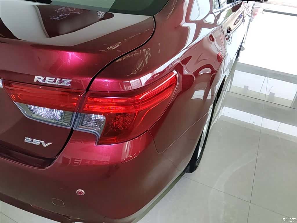 Toyota 2.5V, 2015 24