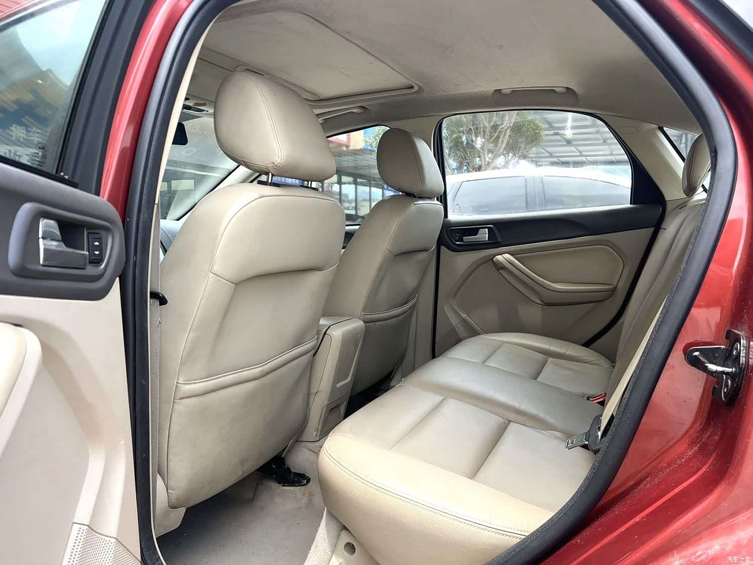 Ford Focus, 2013 8