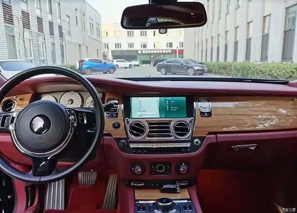 Rolls-Royce Ghost, 2013 6